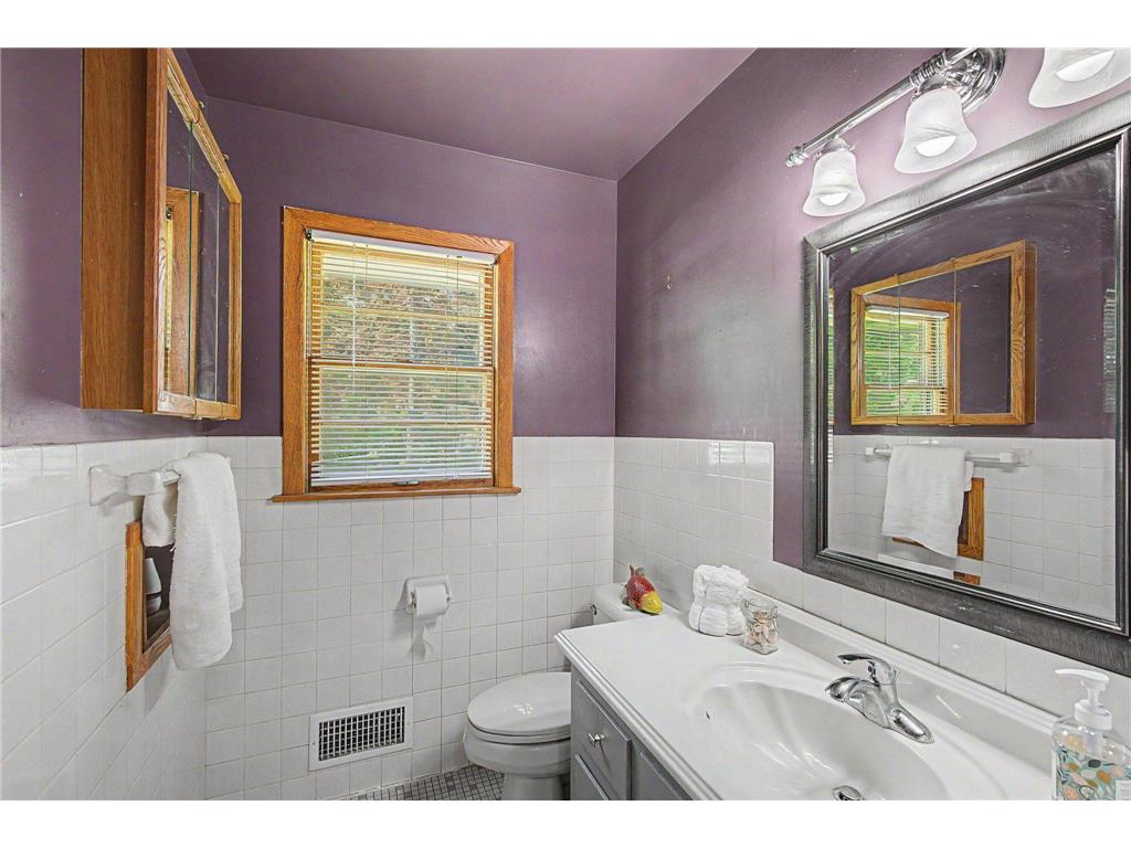 2213 Holloway Avenue E North Saint Paul MN 55109 7104122 image9