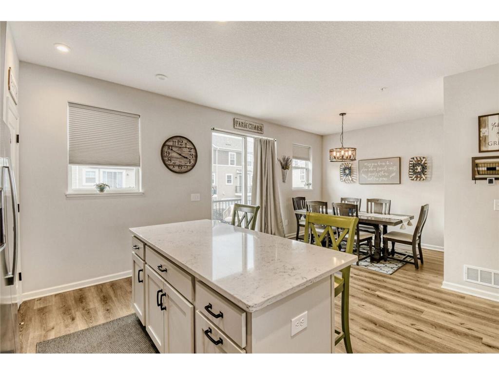 2214 Gateway Curve North Saint Paul MN 55109 7050265 image10