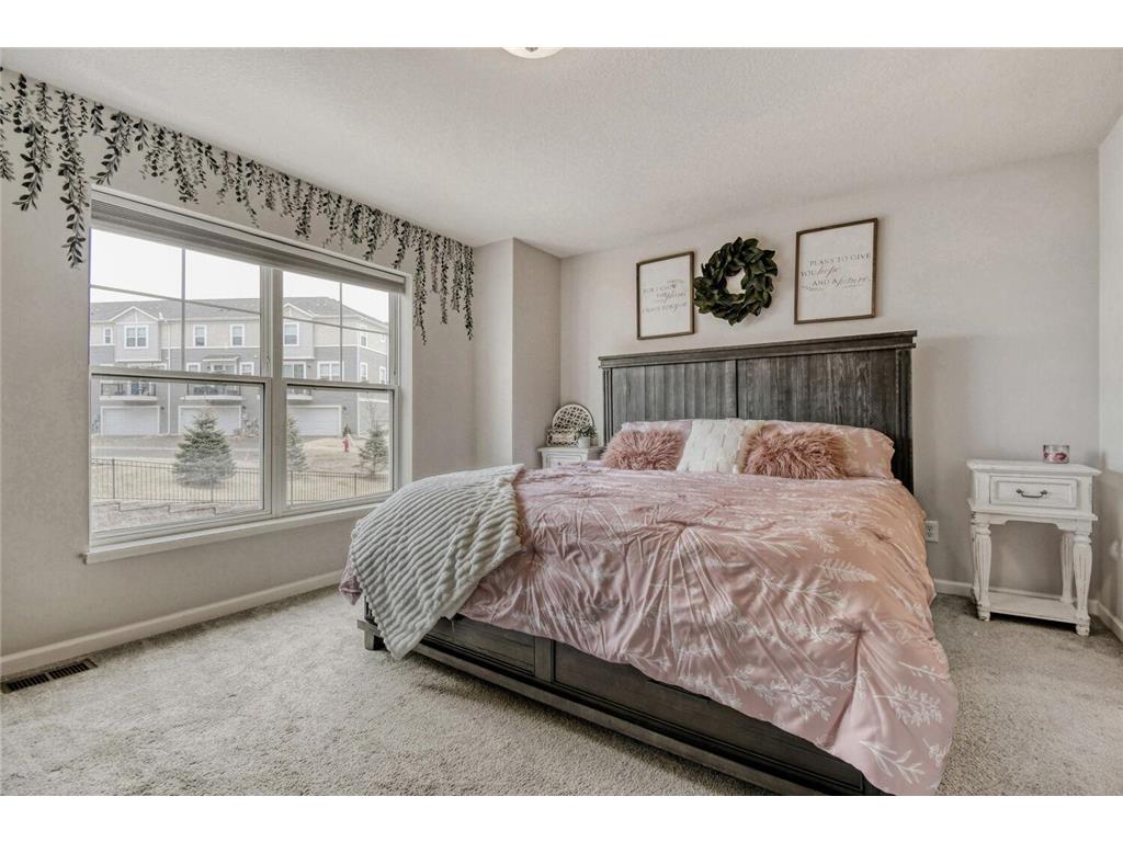 2214 Gateway Curve North Saint Paul MN 55109 7050265 image14