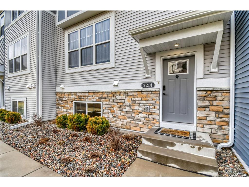 2214 Gateway Curve North Saint Paul MN 55109 7050265 image2