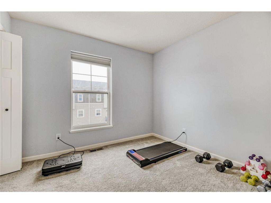 2214 Gateway Curve North Saint Paul MN 55109 7050265 image22