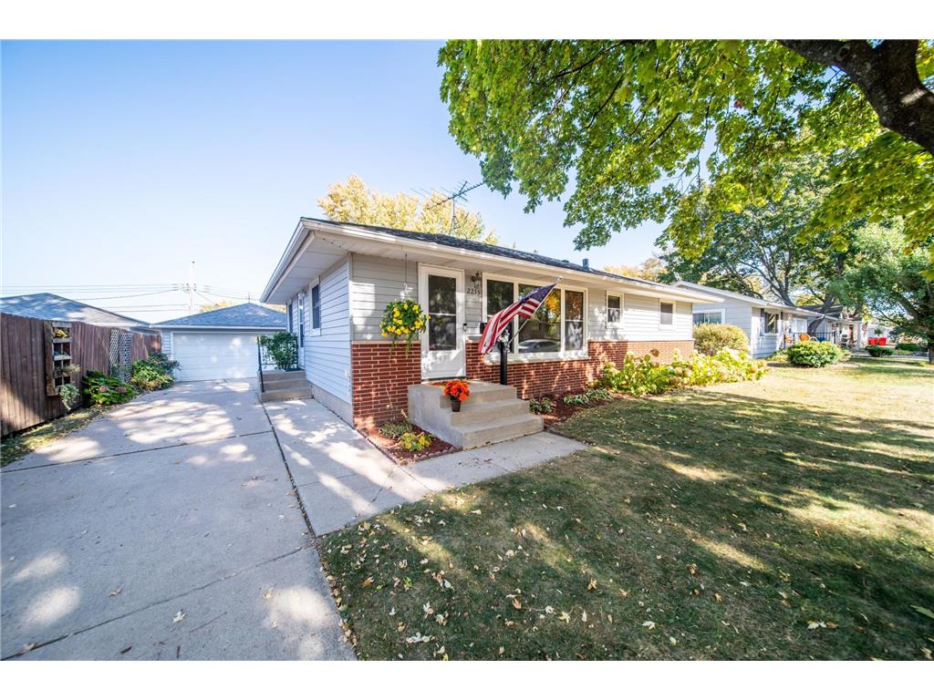 2215 23rd Street NW Rochester MN 55901 6622041 image1