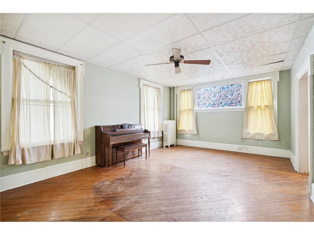 2215 Lyndale Avenue N, Minneapolis, MN, 55411 MLS 6382961 Edina Realty