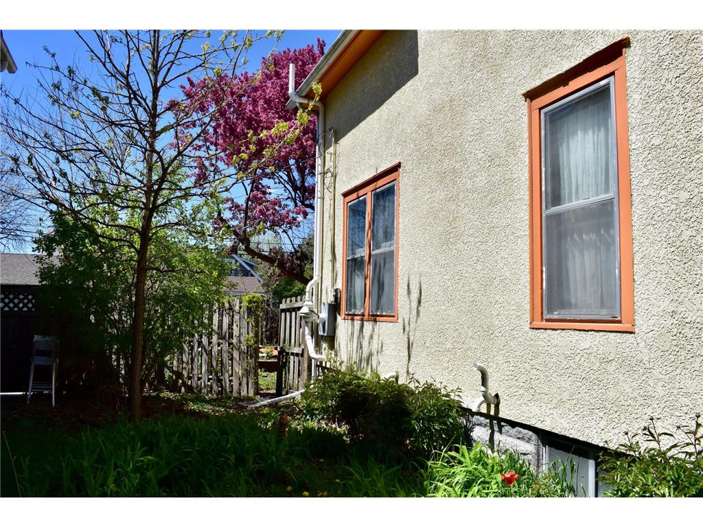 2215 Penn Avenue N Minneapolis MN 55411 7072477 image10