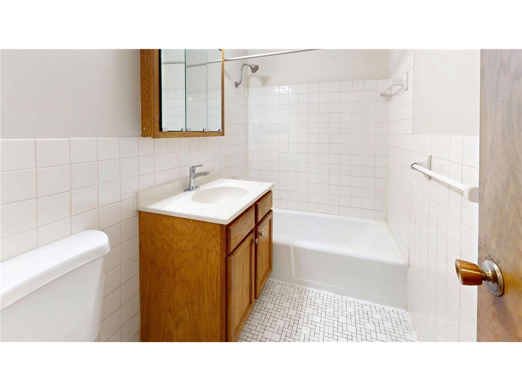 2216 Pleasant Avenue #205 Minneapolis MN 55404 7020756 image9