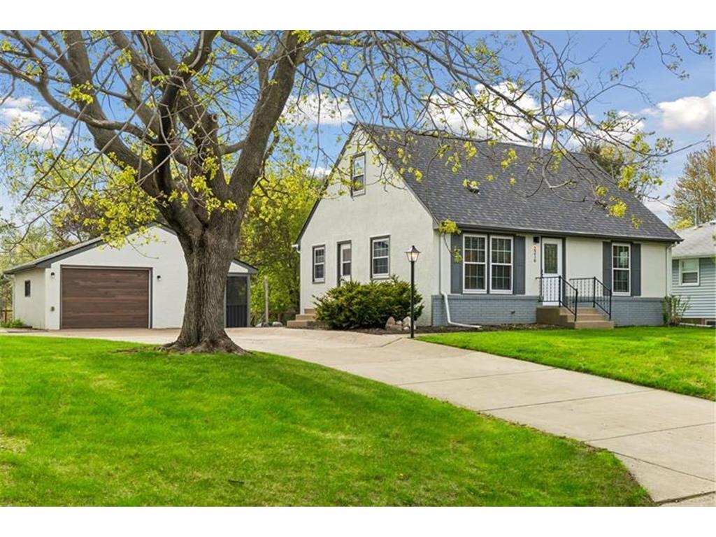 2216 Thorndale Avenue New Brighton MN 55112 7066579 image1