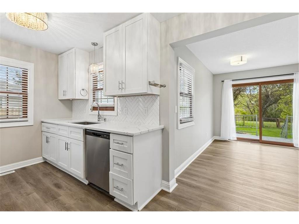 2216 Thorndale Avenue New Brighton MN 55112 7066579 image11
