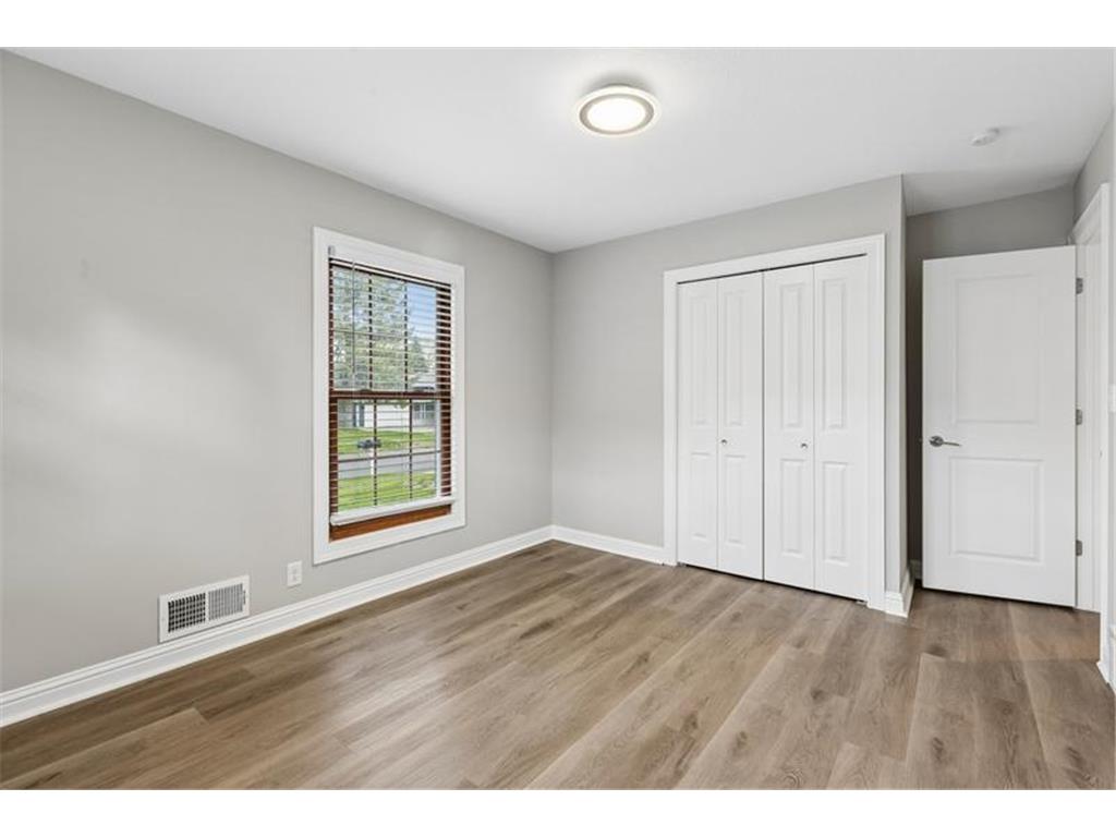 2216 Thorndale Avenue New Brighton MN 55112 7066579 image22