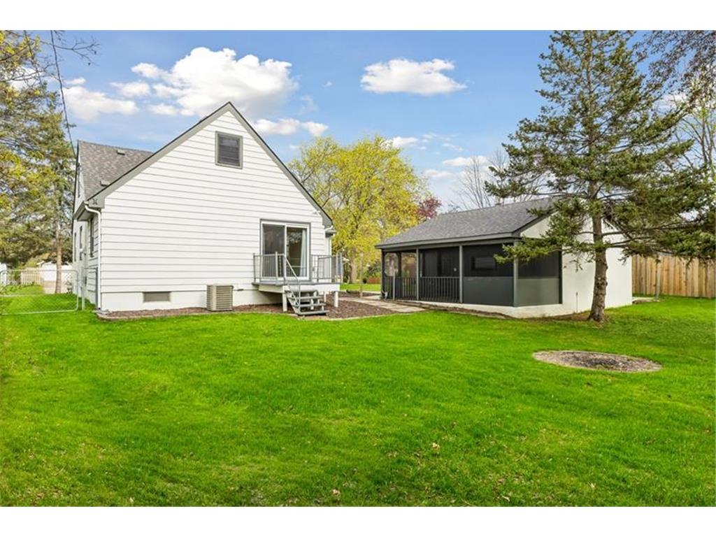 2216 Thorndale Avenue New Brighton MN 55112 7066579 image36