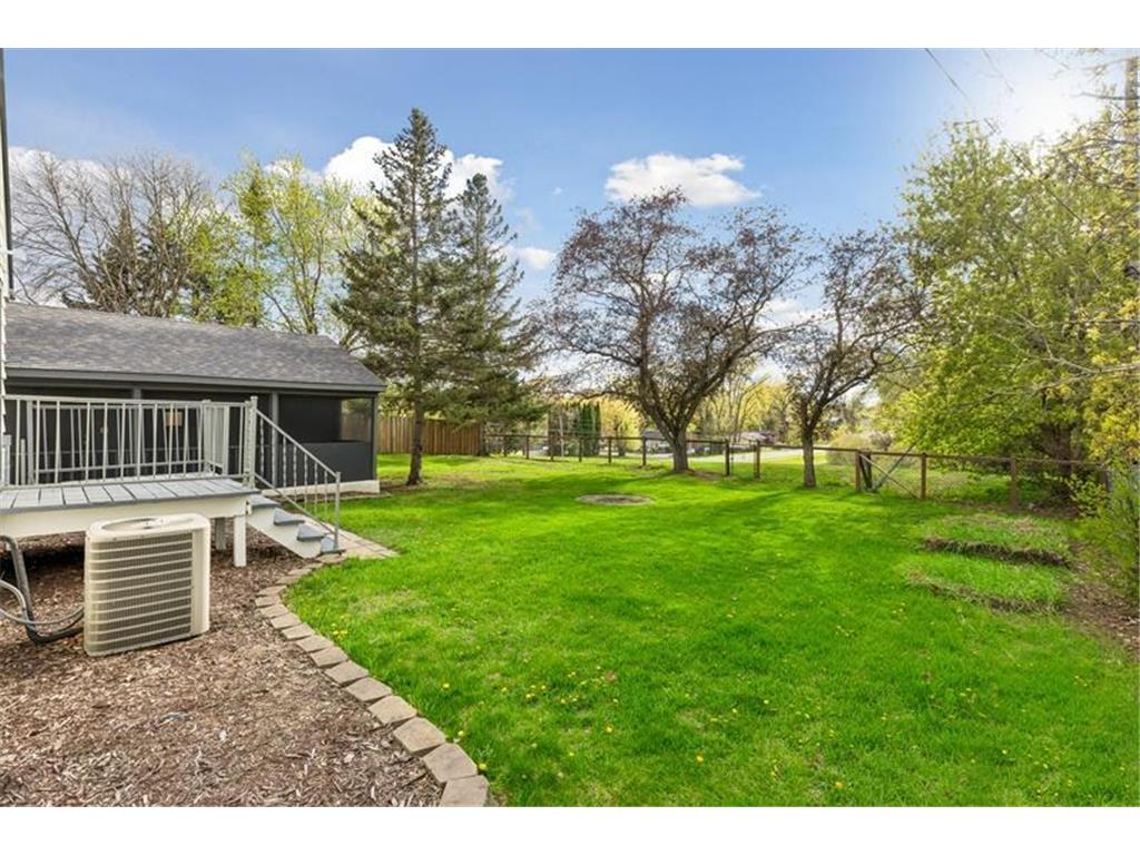 2216 Thorndale Avenue New Brighton MN 55112 7066579 image40