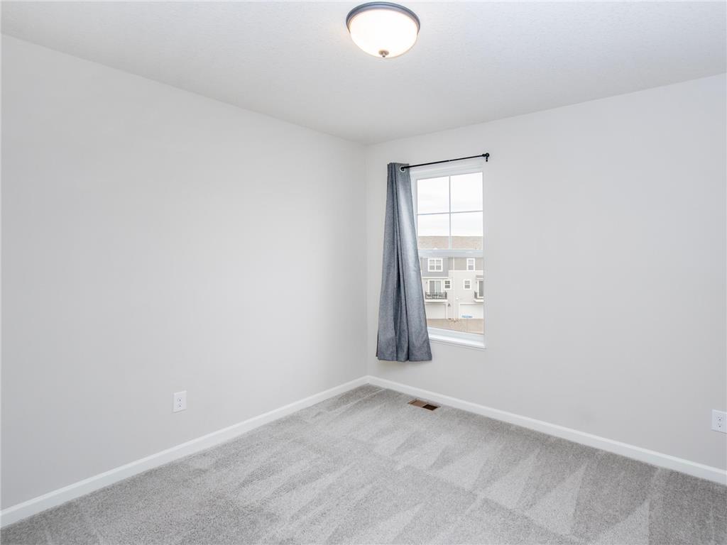 2217 Gateway Hill Road North Saint Paul MN 55109 7047798 image24