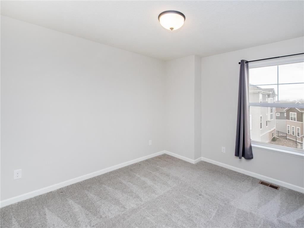2217 Gateway Hill Road North Saint Paul MN 55109 7047798 image25