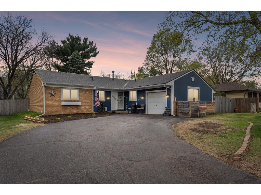 2217 Laramie Trail Brooklyn Park MN 55444 7063951 image1