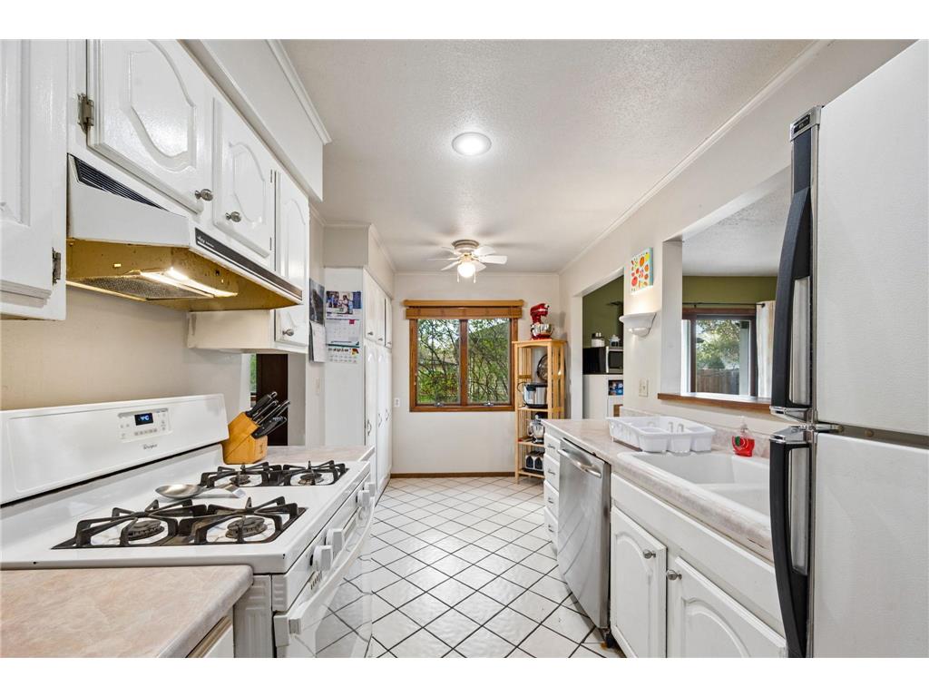 2217 Laramie Trail Brooklyn Park MN 55444 7063951 image12