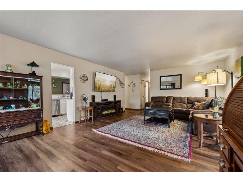 2217 Laramie Trail Brooklyn Park MN 55444 7063951 image15
