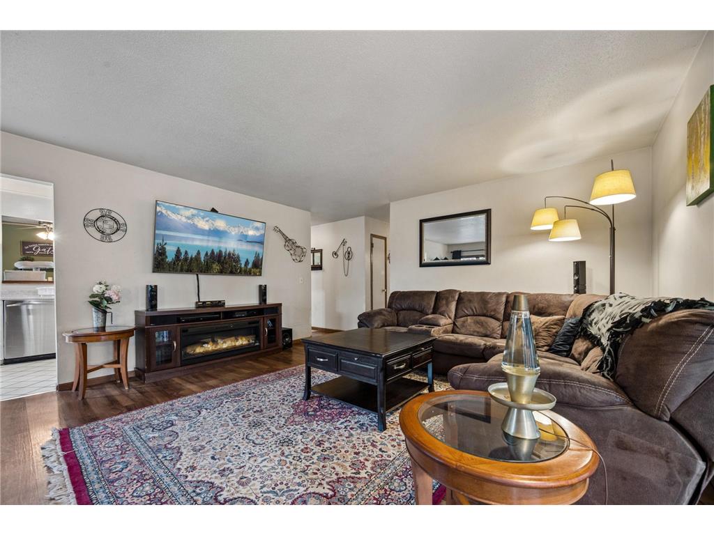 2217 Laramie Trail Brooklyn Park MN 55444 7063951 image16