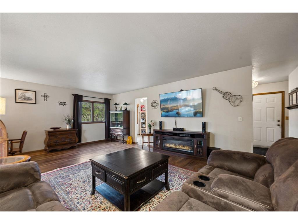 2217 Laramie Trail Brooklyn Park MN 55444 7063951 image18