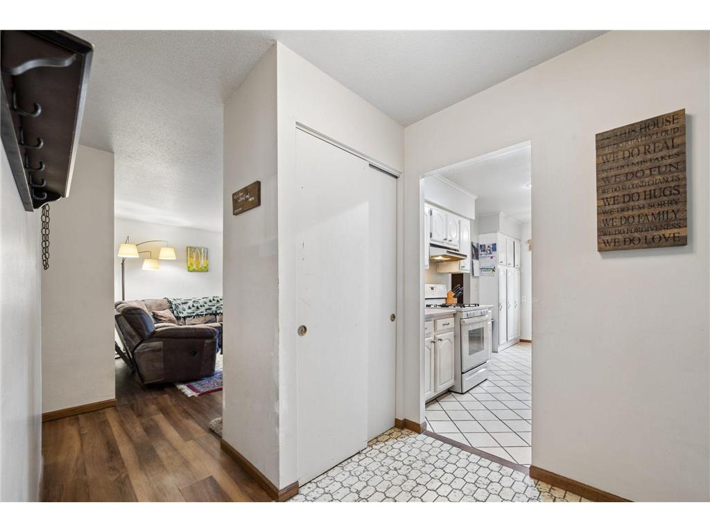 2217 Laramie Trail Brooklyn Park MN 55444 7063951 image3