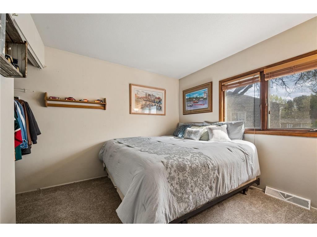 2217 Laramie Trail Brooklyn Park MN 55444 7063951 image30
