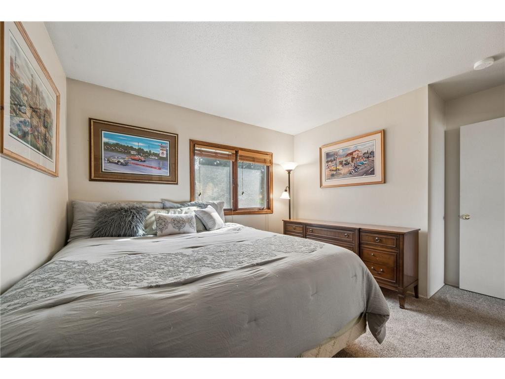 2217 Laramie Trail Brooklyn Park MN 55444 7063951 image32
