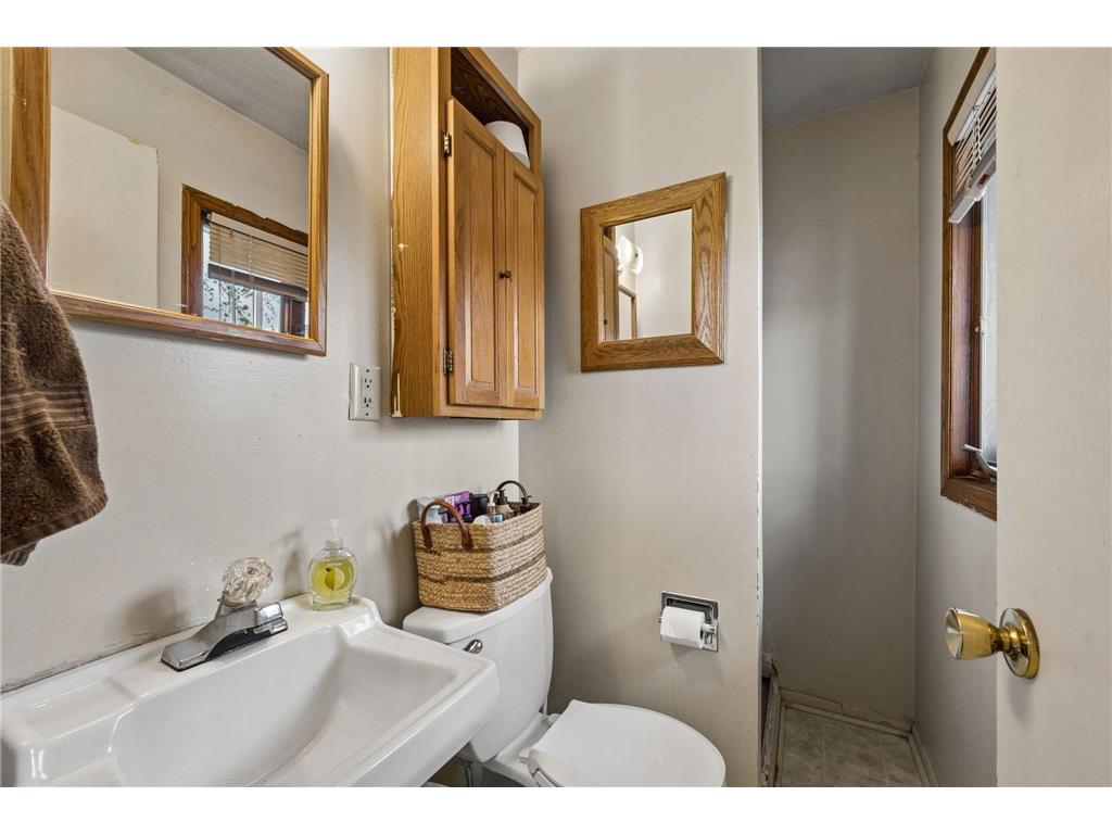 2217 Laramie Trail Brooklyn Park MN 55444 7063951 image33