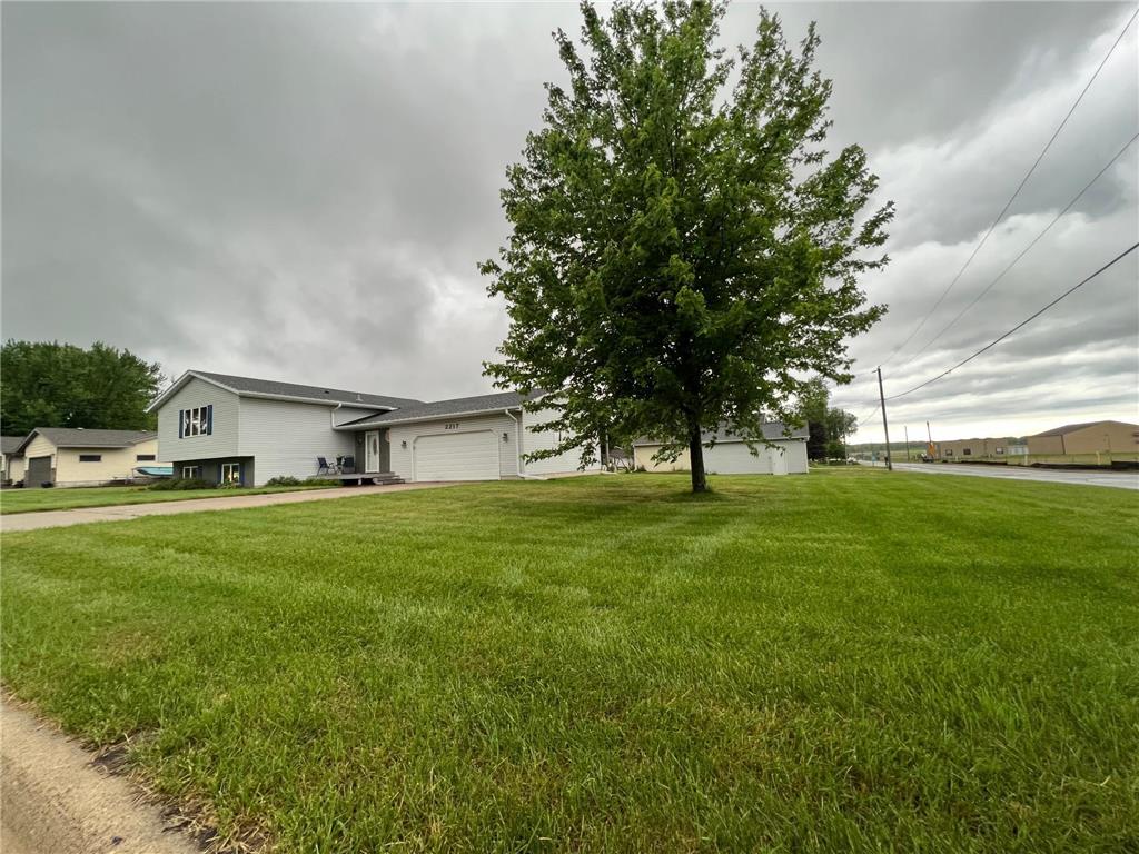 2217 Windsor Road, Albert Lea, MN 56007 MLS 6221892 Edina Realty