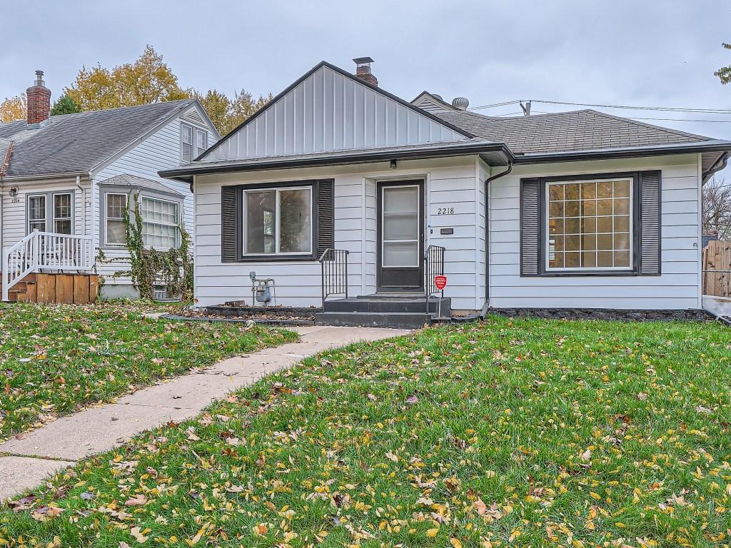 2218 Highland Parkway, Saint Paul, MN, 55116 MLS 6456098 Edina Realty