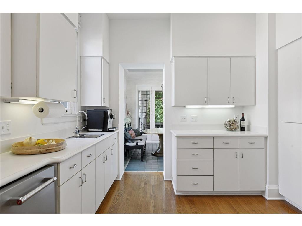 2218 Lake of the Isles Parkway W Minneapolis MN 55405 - Lake of the Isles 7018541 image15