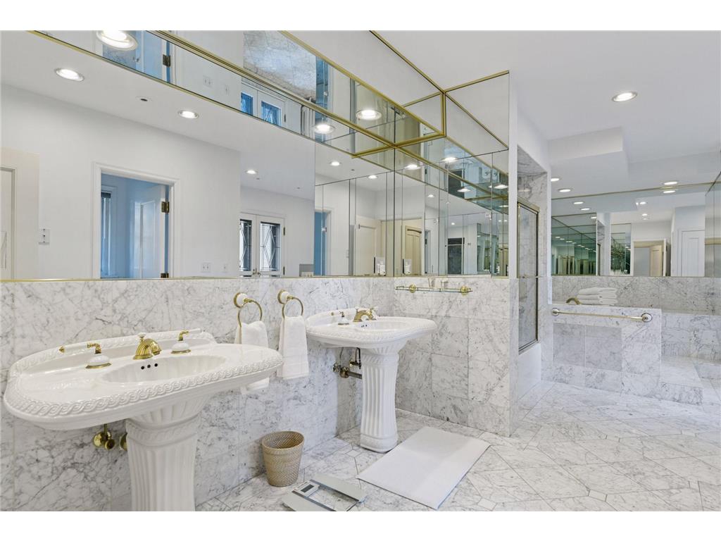 2218 Lake of the Isles Parkway W Minneapolis MN 55405 - Lake of the Isles 7018541 image26