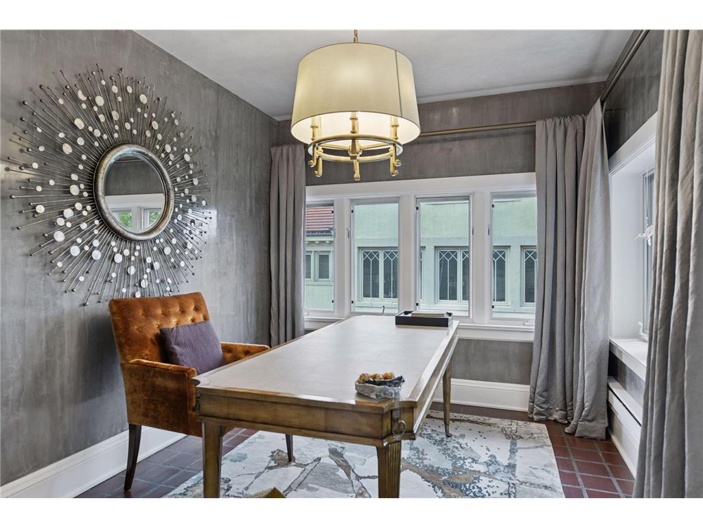 2218 Lake of the Isles Parkway W Minneapolis MN 55405 - Lake of the Isles 7018541 image29