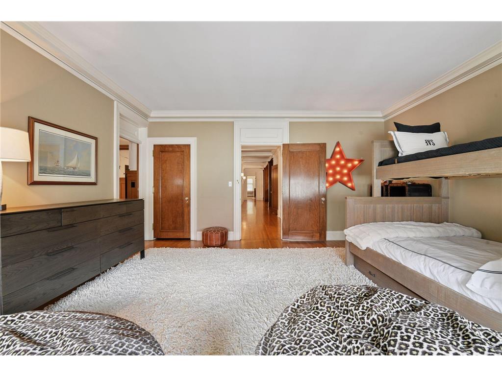 2218 Lake of the Isles Parkway W Minneapolis MN 55405 - Lake of the Isles 7018541 image31