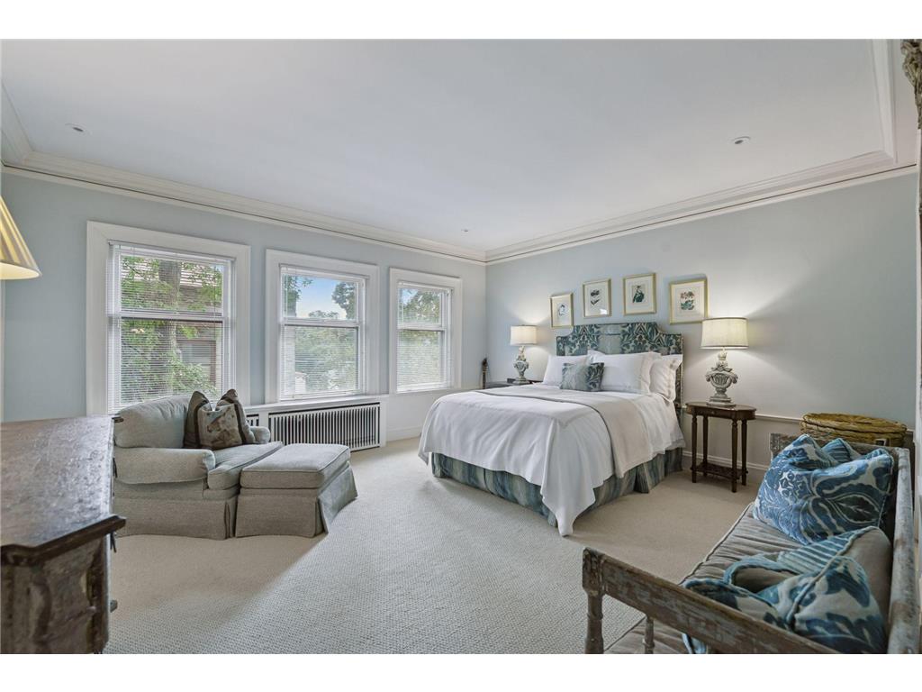 2218 Lake of the Isles Parkway W Minneapolis MN 55405 - Lake of the Isles 7018541 image33