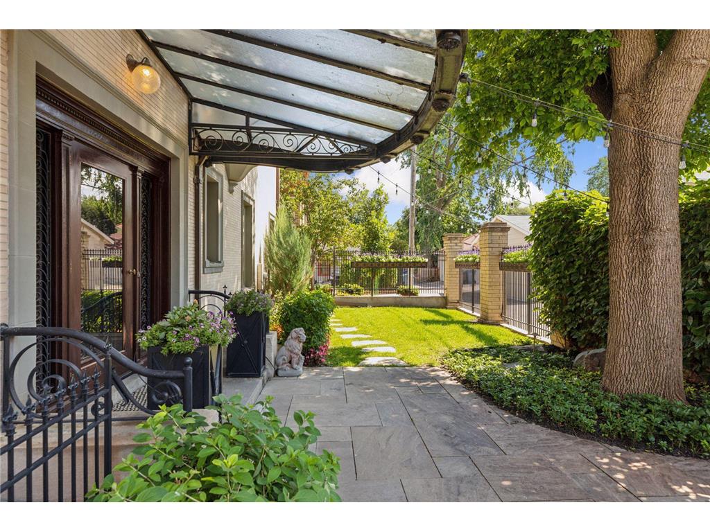 2218 Lake of the Isles Parkway W Minneapolis MN 55405 - Lake of the Isles 7018541 image36