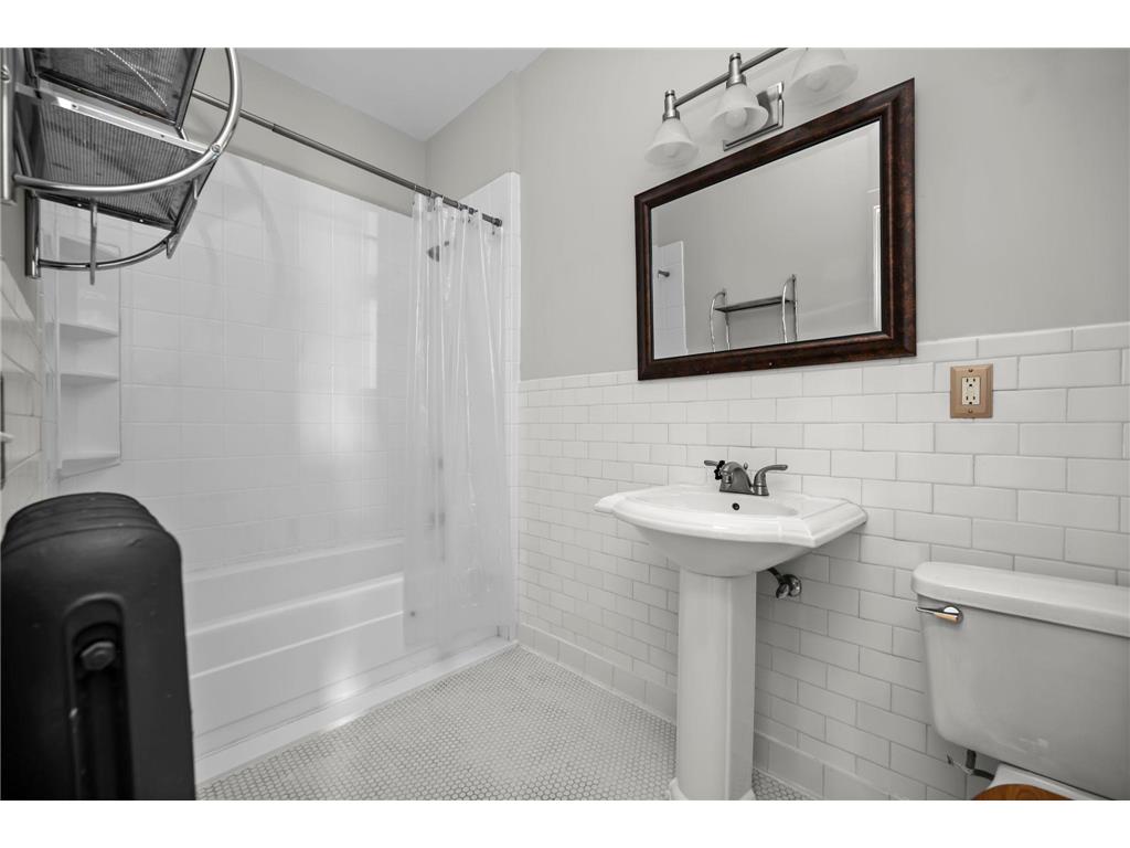 2218 Nicollet Avenue #1 Minneapolis MN 55404 7022075 image35