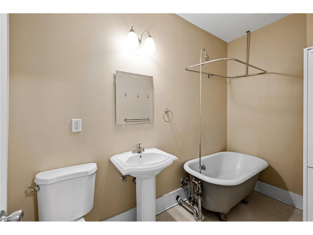 2218 Nicollet Avenue #23 Minneapolis MN 55404 6652251 image18