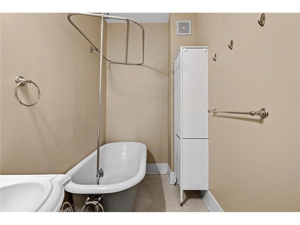 2218 Nicollet Avenue #23 Minneapolis MN 55404 7076456 image25
