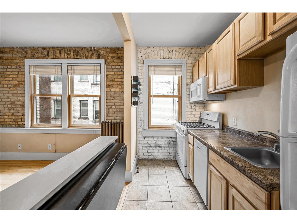 2218 Nicollet Avenue #23 Minneapolis MN 55404 7076456 image4
