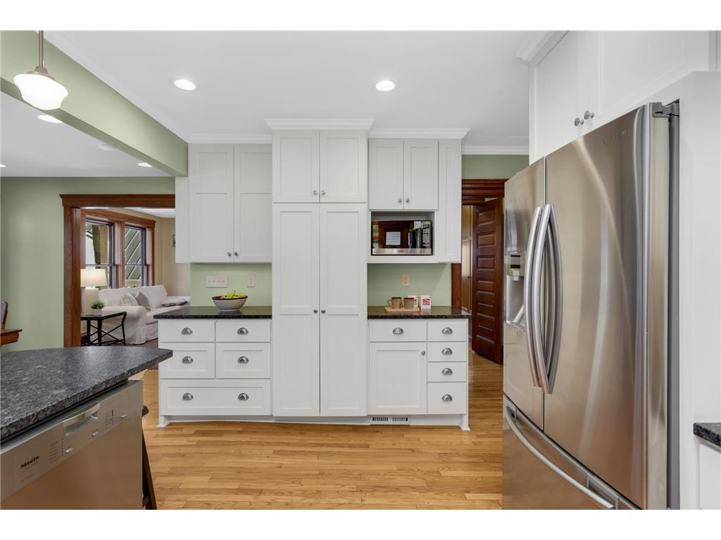 2219 Knapp Street Saint Paul MN 55108 7051852 image14