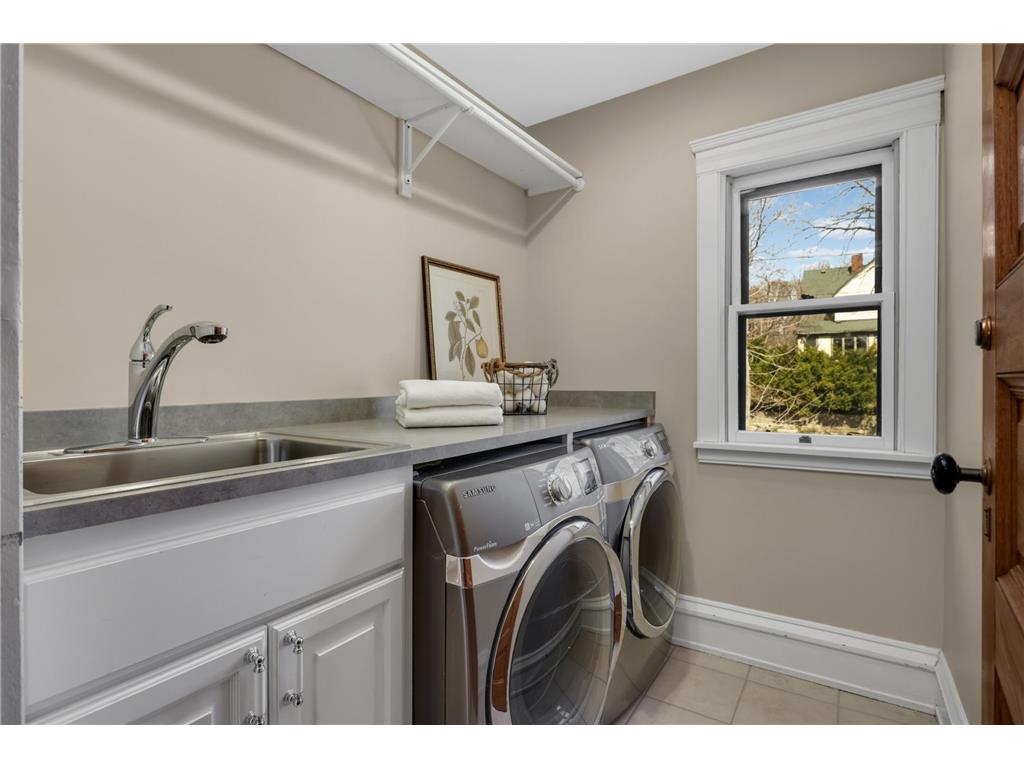 2219 Knapp Street Saint Paul MN 55108 7051852 image34