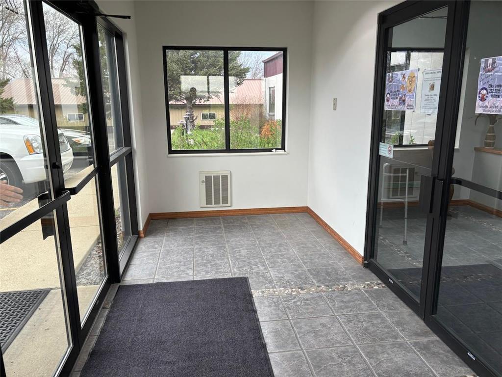 222-2 20th Street SE Willmar MN 56201 6823155 image3