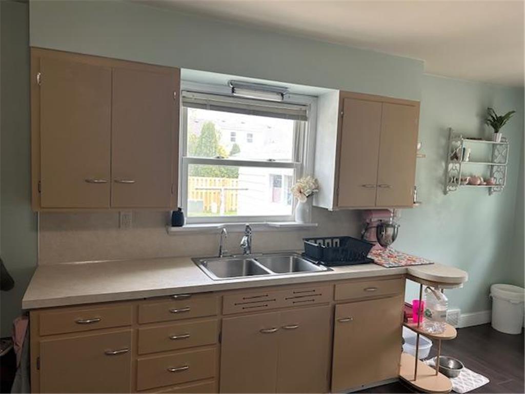 222 N Whitney Street Marshall MN 56258 7065305 image2