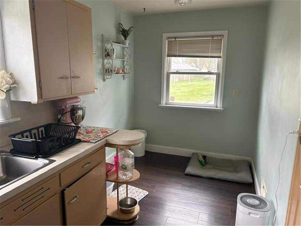 222 N Whitney Street Marshall MN 56258 7065305 image3