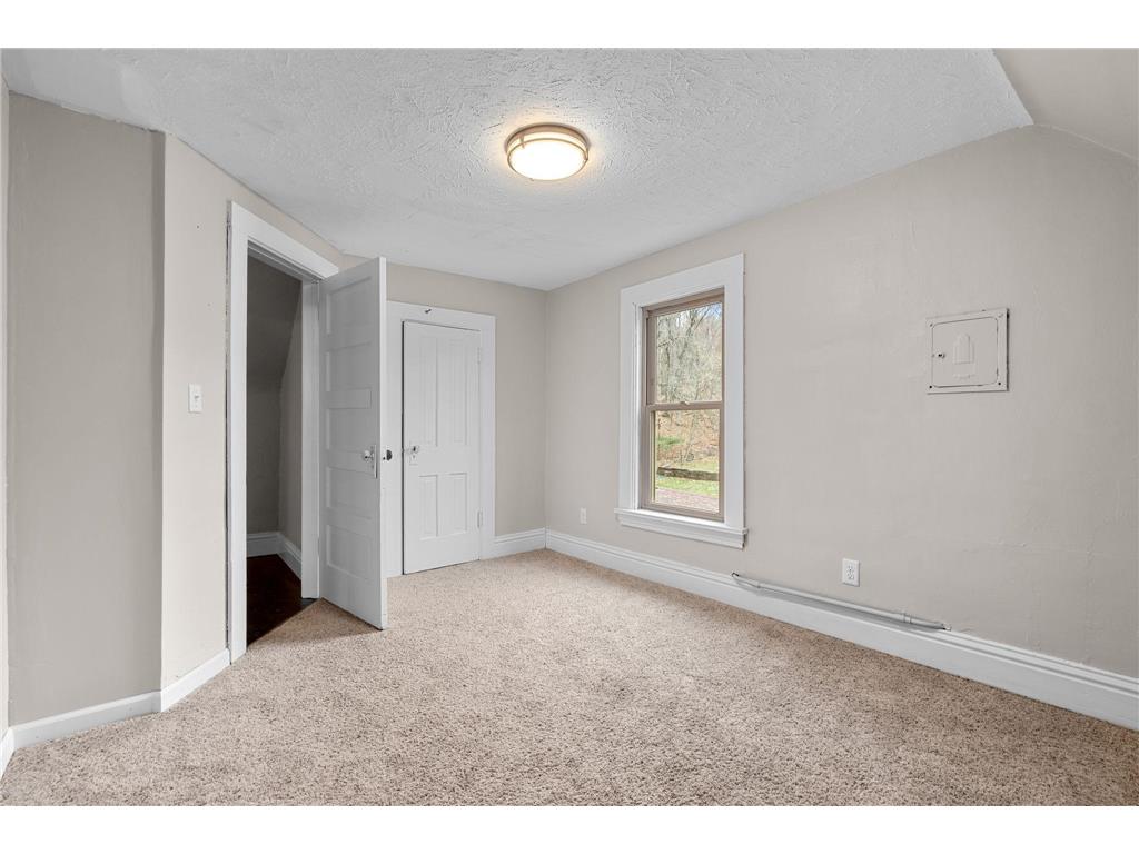 222 S East Avenue Dresser WI 54009 7053940 image18