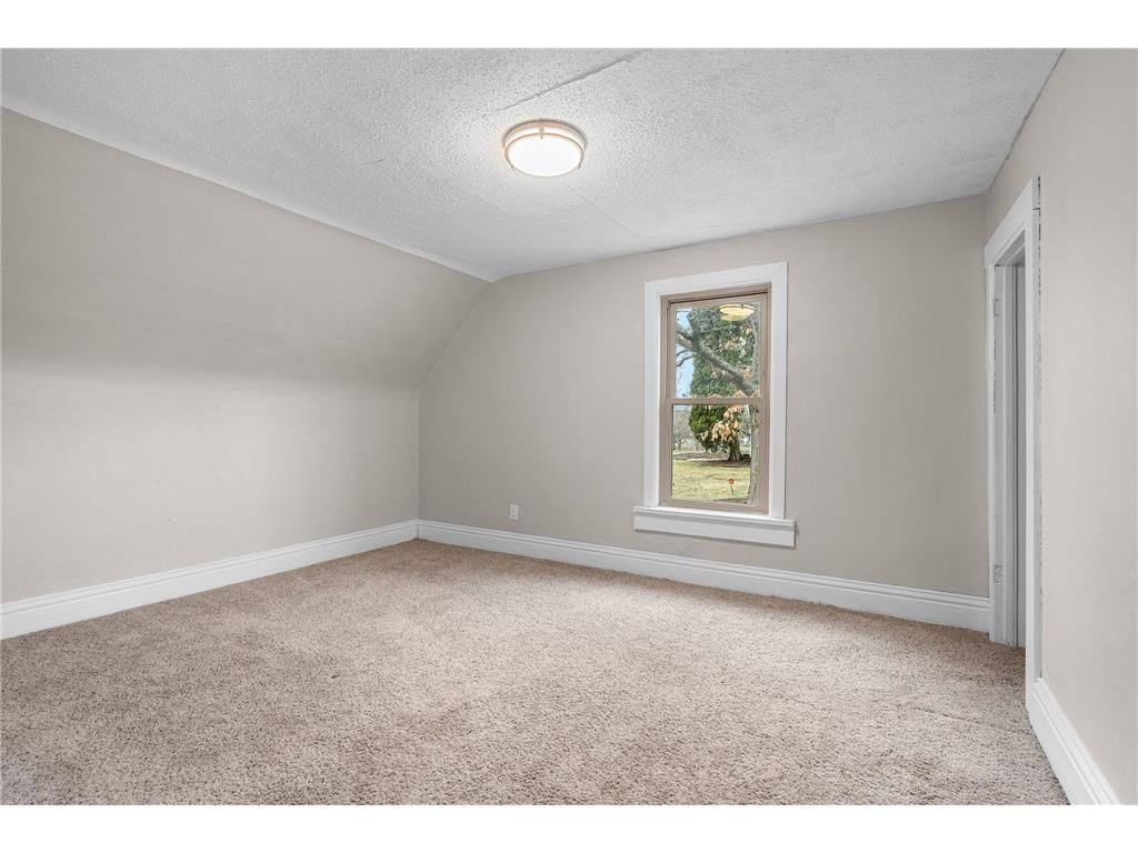 222 S East Avenue Dresser WI 54009 7053940 image19