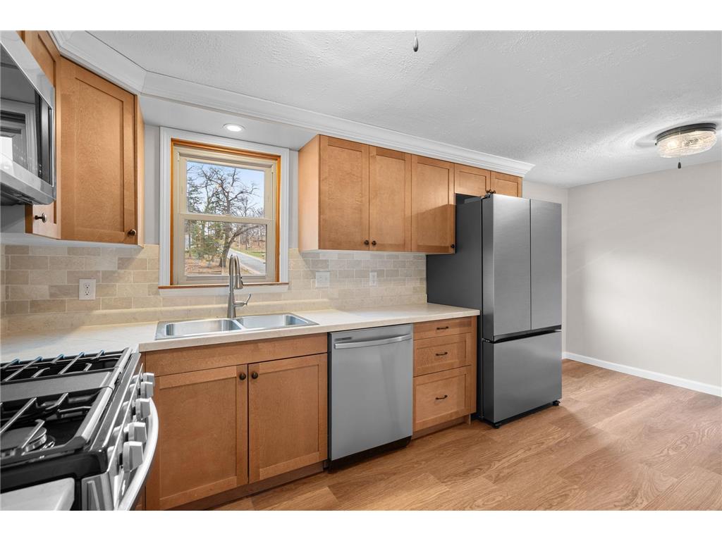 222 S East Avenue Dresser WI 54009 7053940 image3