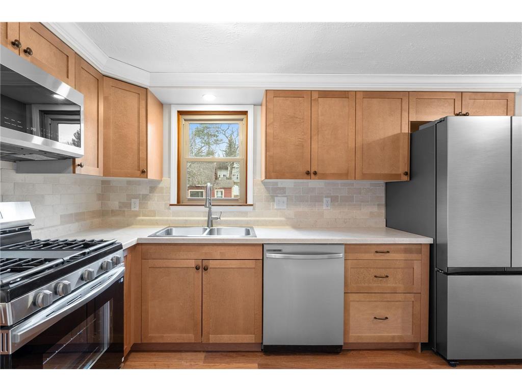 222 S East Avenue Dresser WI 54009 7053940 image4
