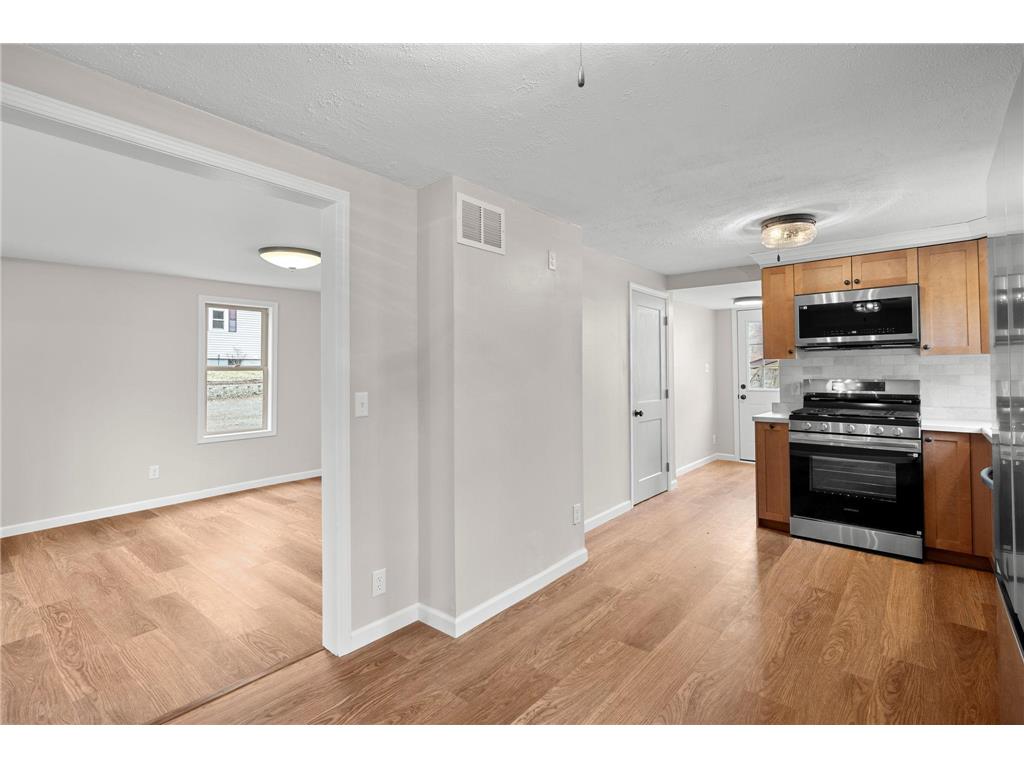 222 S East Avenue Dresser WI 54009 7053940 image7