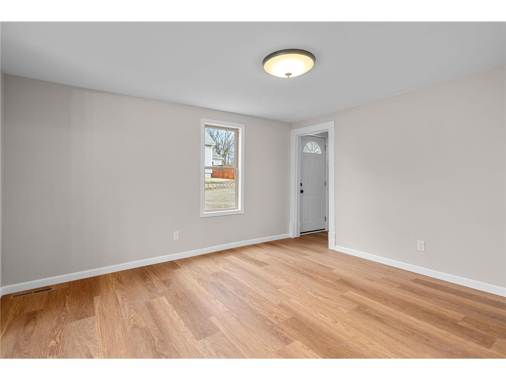 222 S East Avenue Dresser WI 54009 7053940 image8