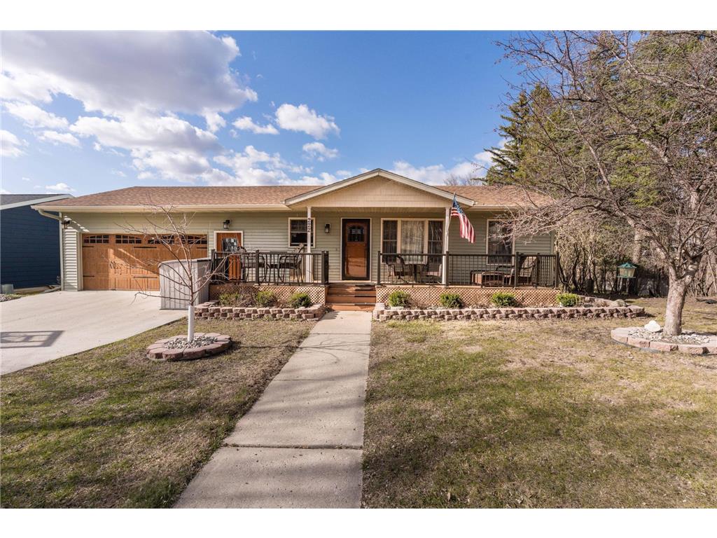 222 W Adolphus Avenue Fergus Falls Twp MN 56537 6361765 image1