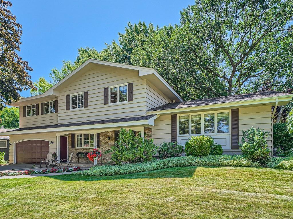 2220 Argonne Drive NE Columbia Heights MN 55421 6422042 image1